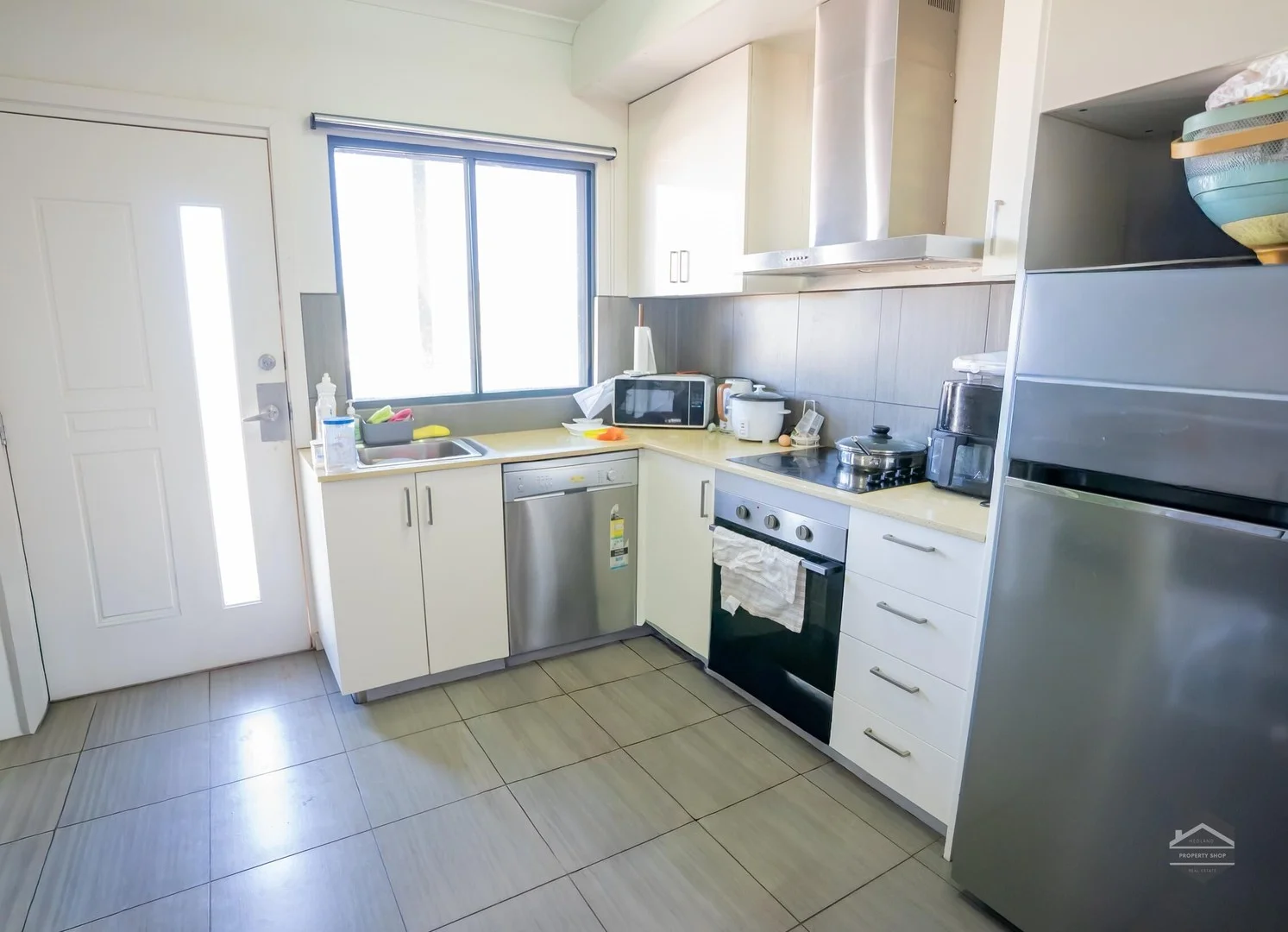 9/8 Beacon Close (1/12)