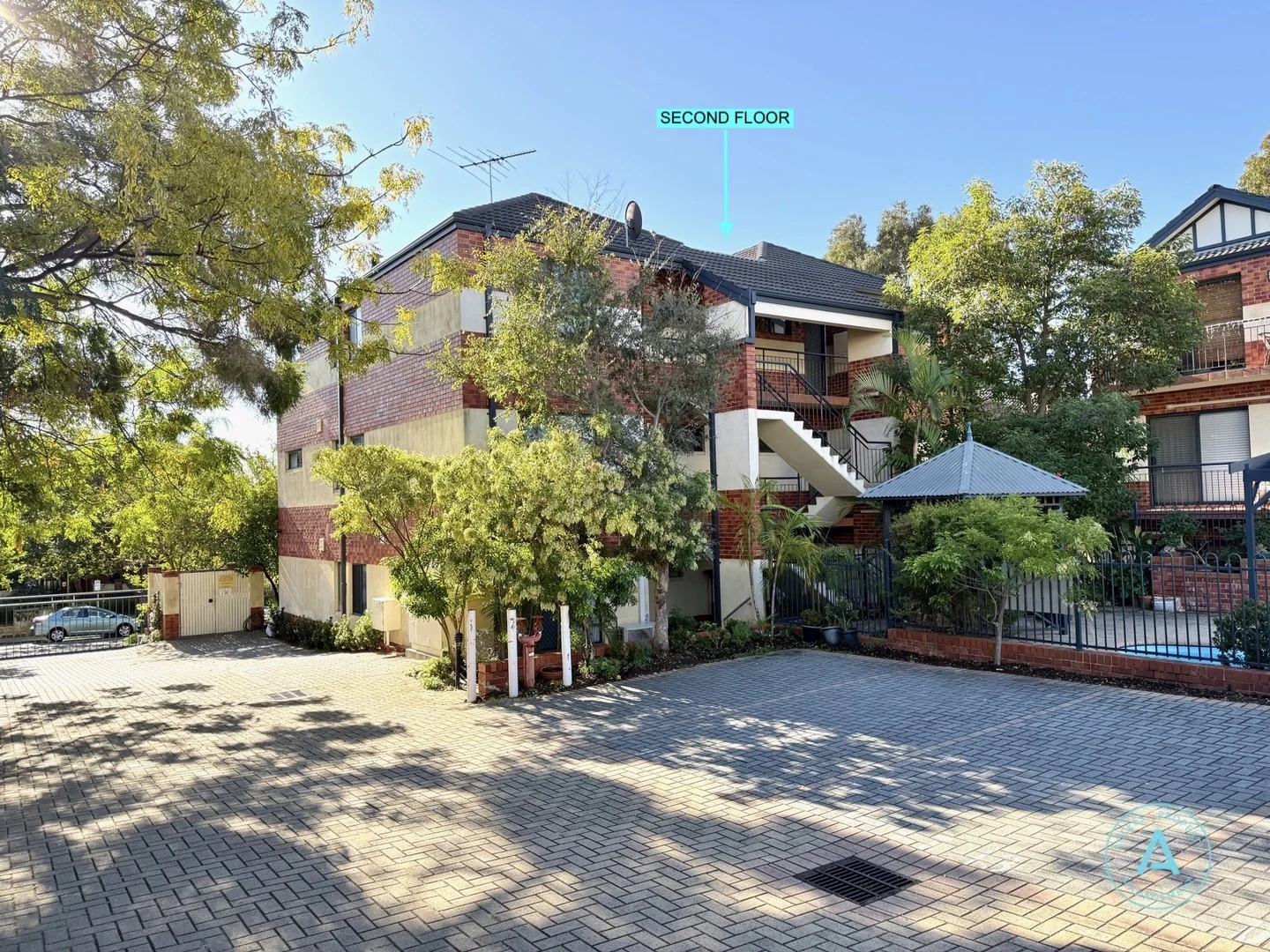 9/8 King George Street (1/17)