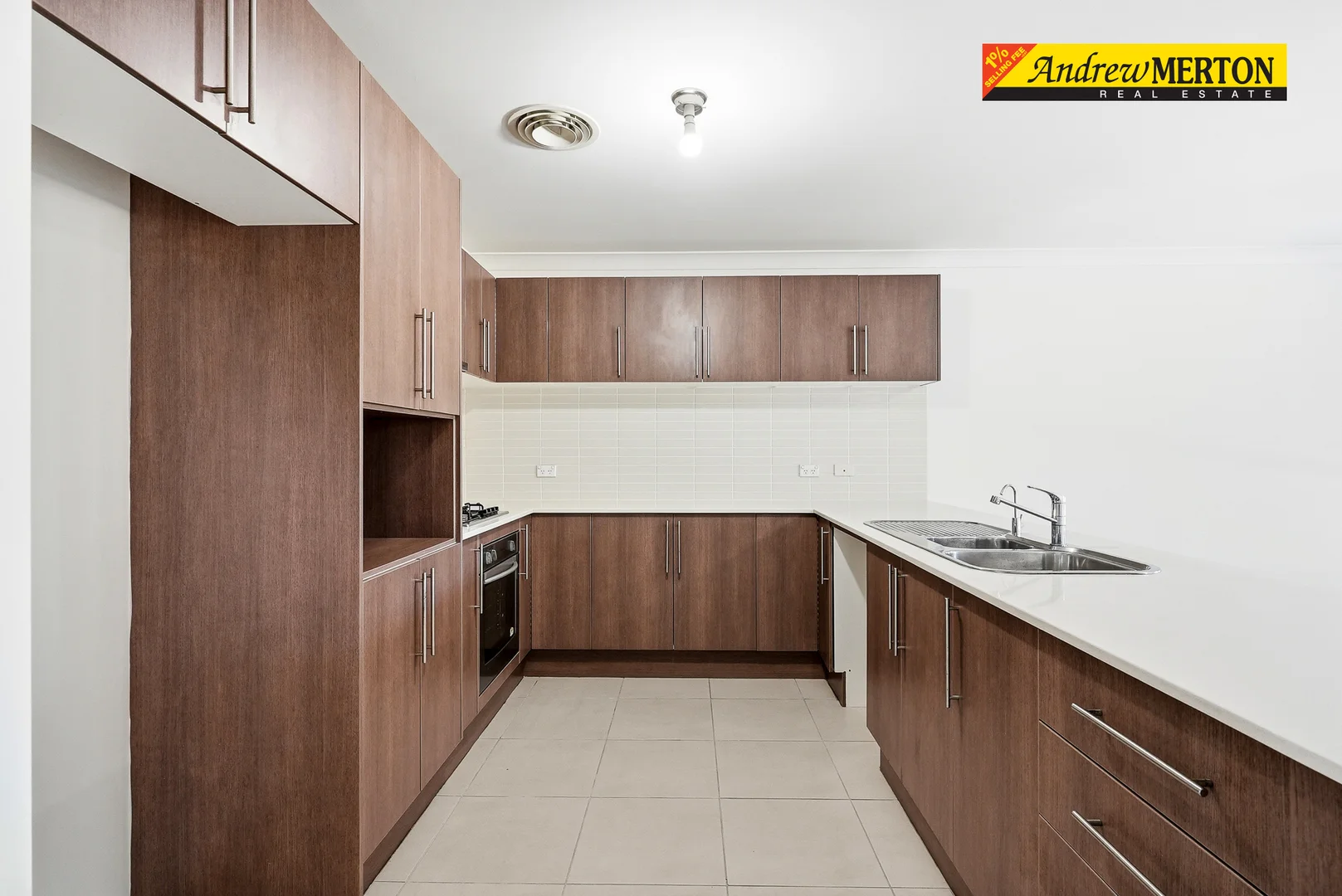 9 Adelong Parade - Image 2