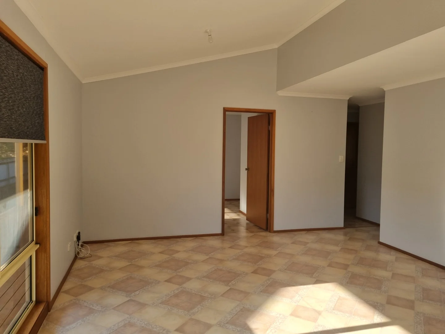 9 Beach Road - Image 5