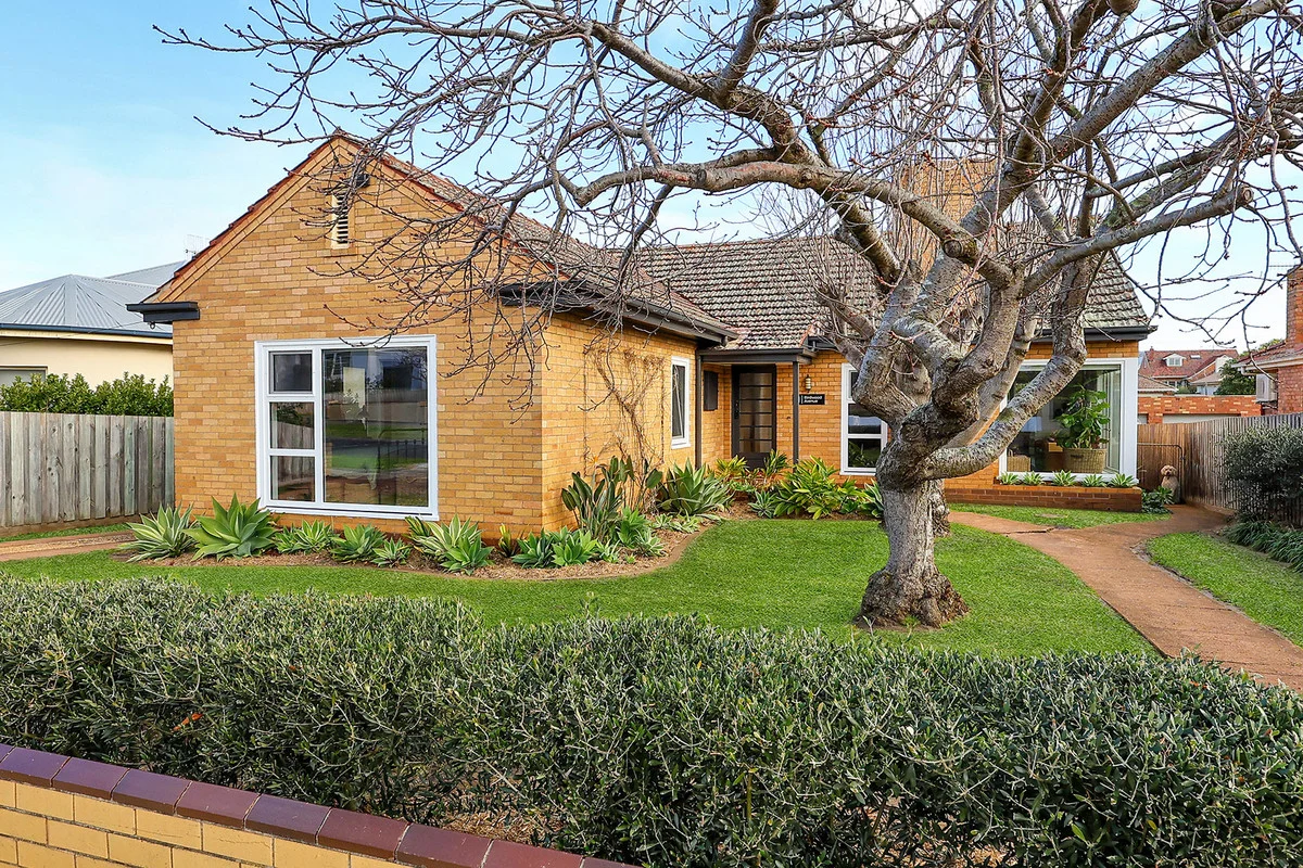 9 Birdwood Avenue (1/29)