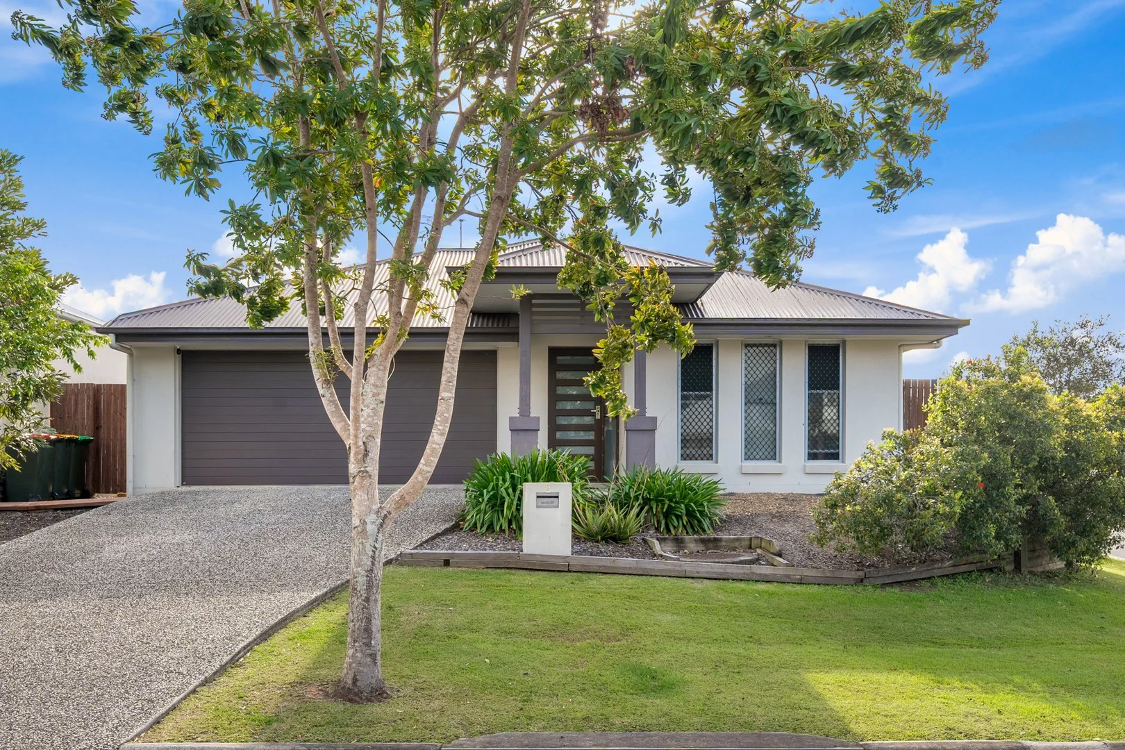 9 Birkdale Circuit (1/17)