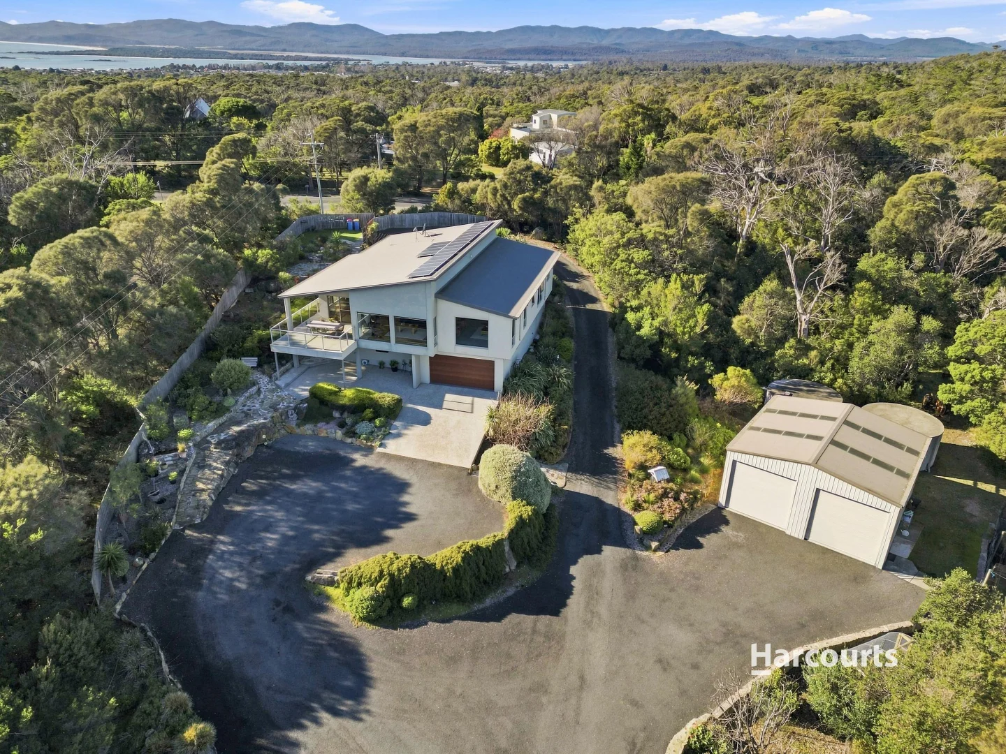 9 Bluegum Drive (1/3)