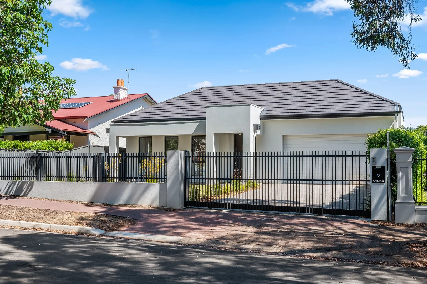 9 Carlton Street (1/1)