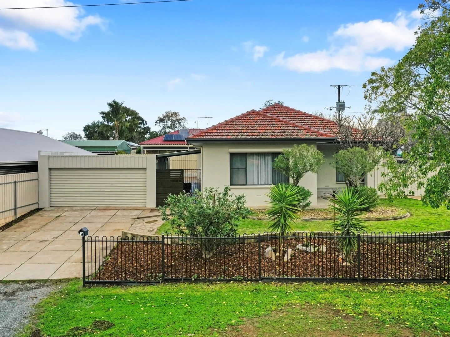 9 Cheek Avenue (1/36)