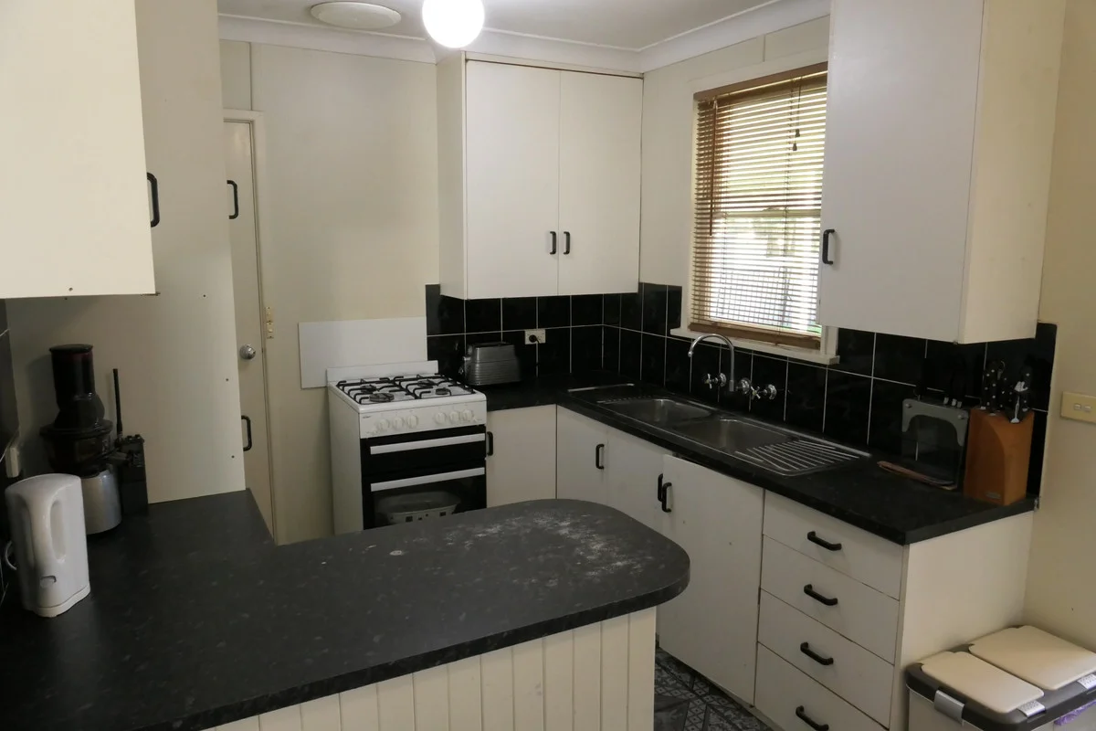 9 Hood Street (1/10)