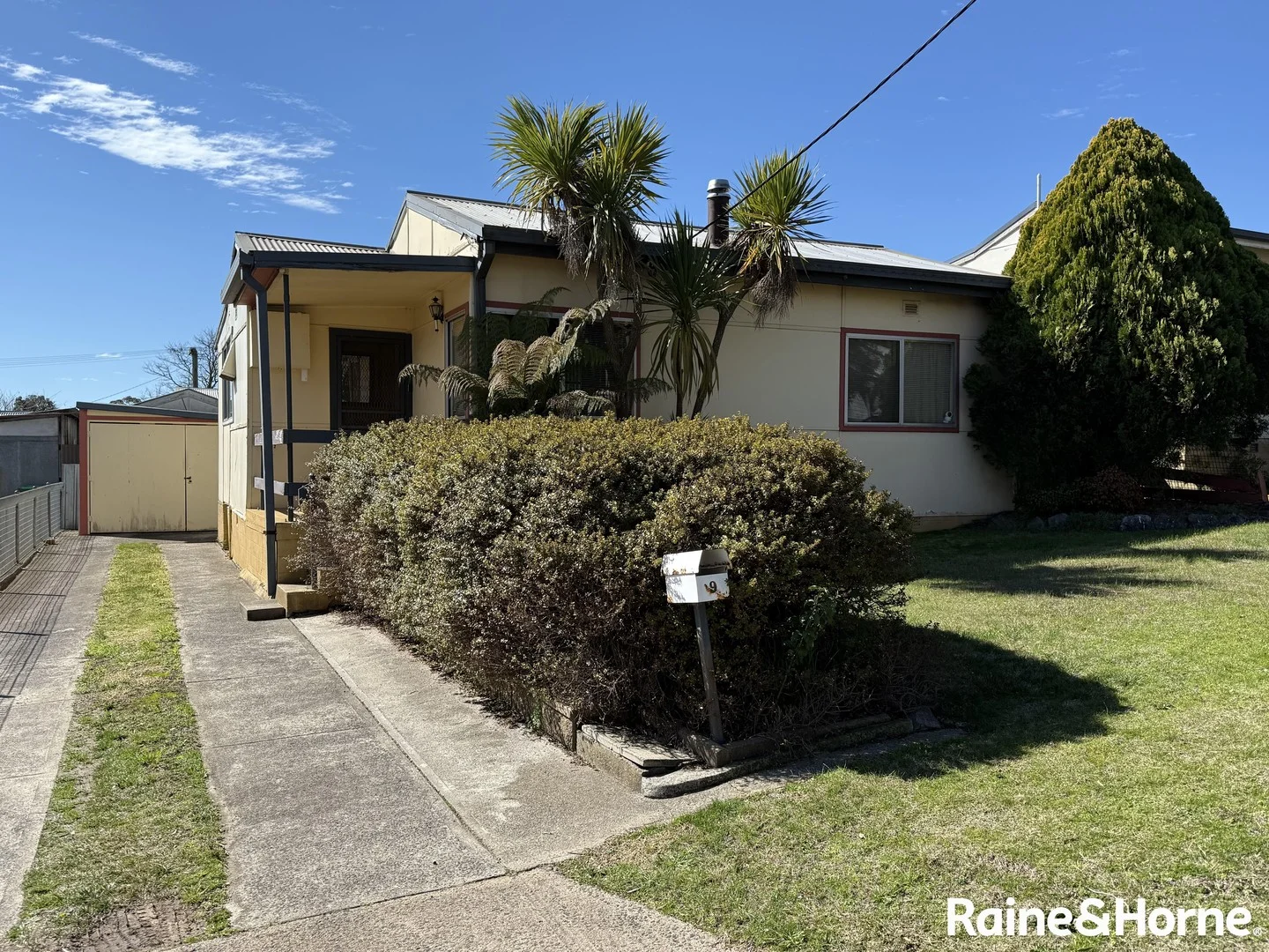 9 Kokoda Street (1/18)