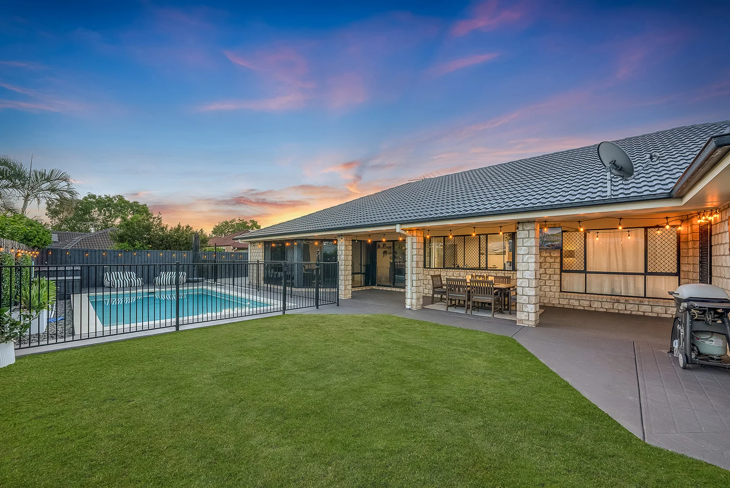 9 Lochern Court (1/20)