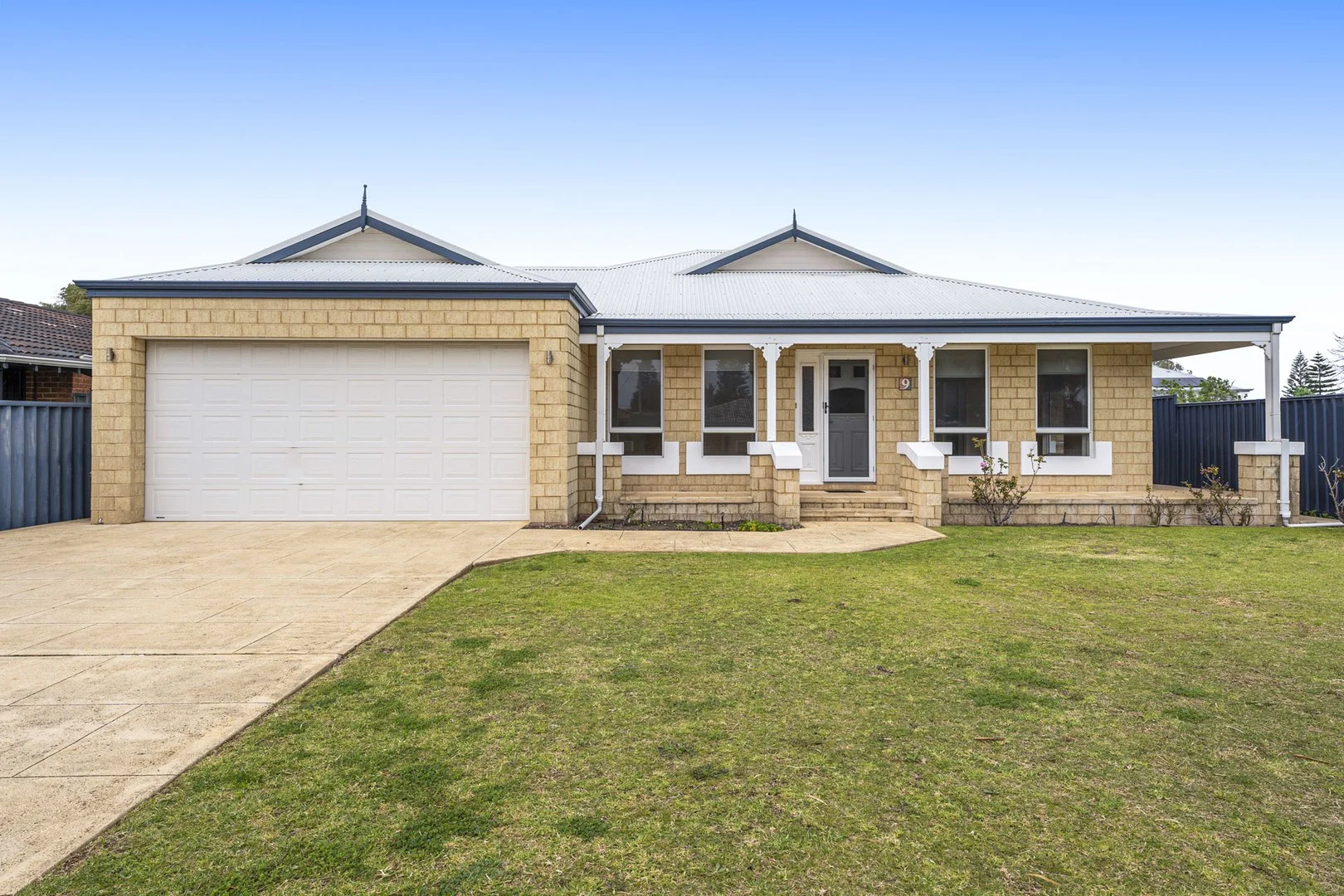 9 Ludlow Way (1/1)