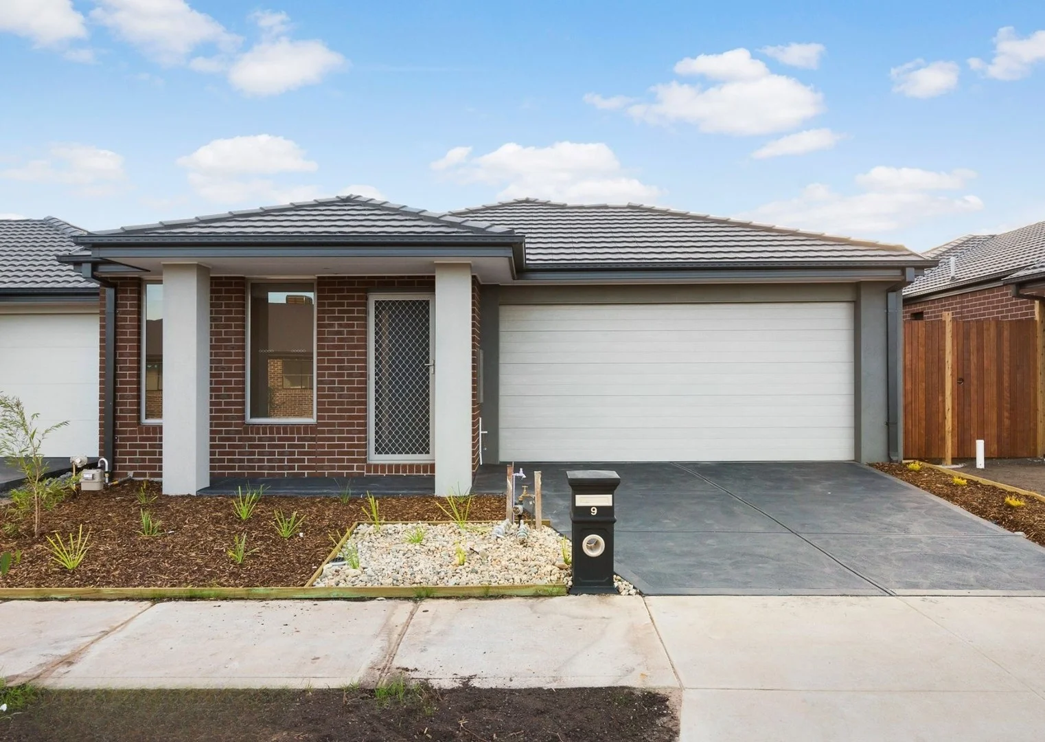 9 Magellan Crescent (1/7)