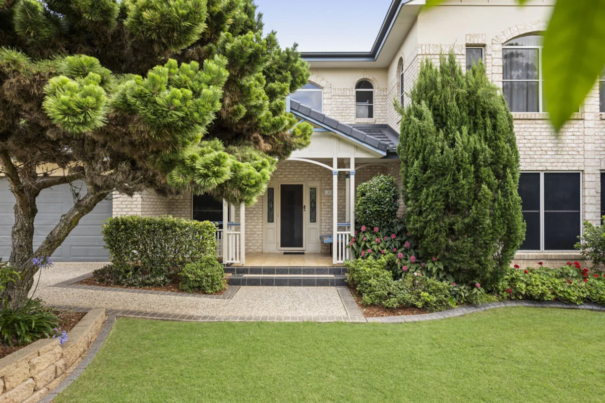 9 Montclair Close (1/37)
