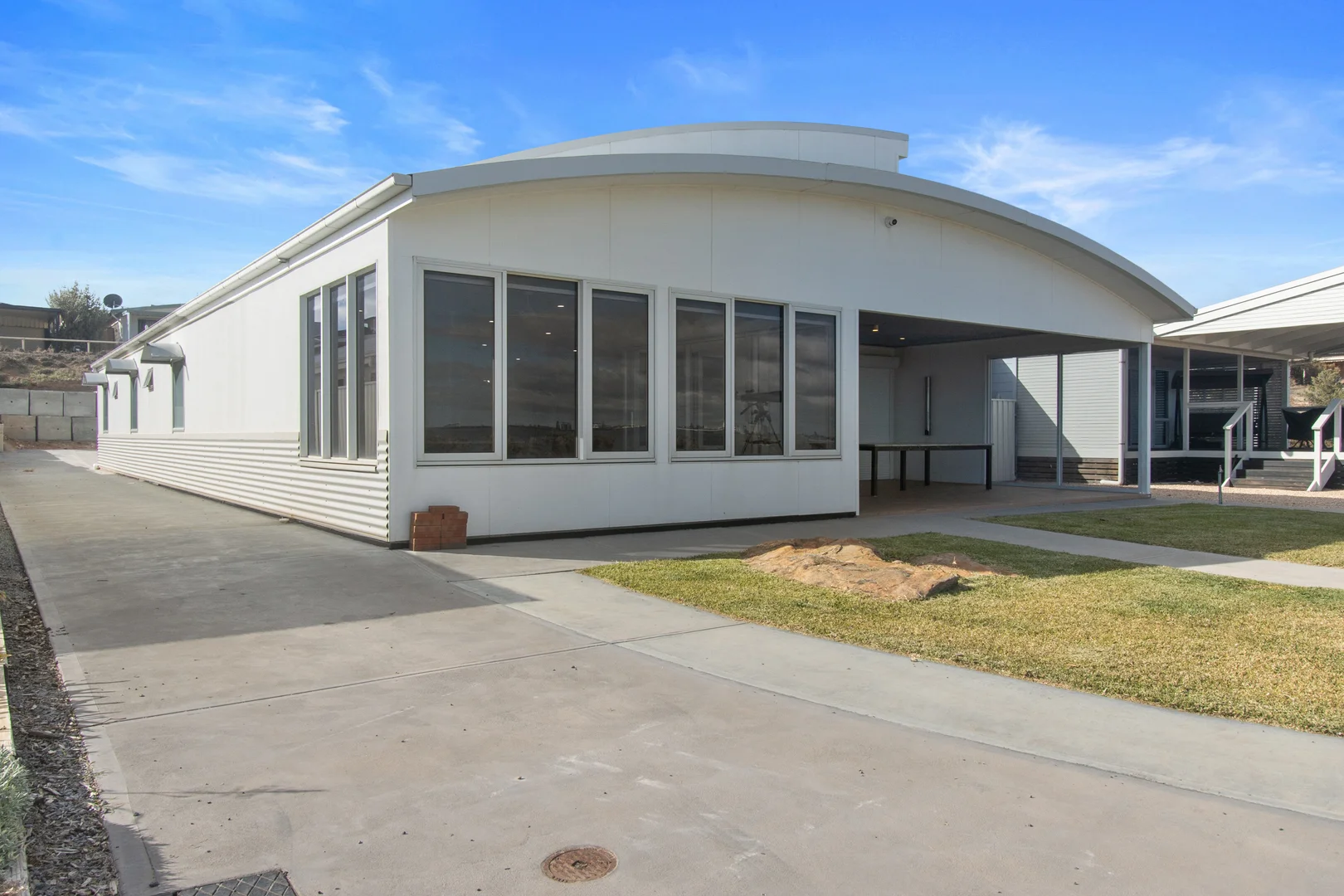 9 Palmer Esplanade - Image 2