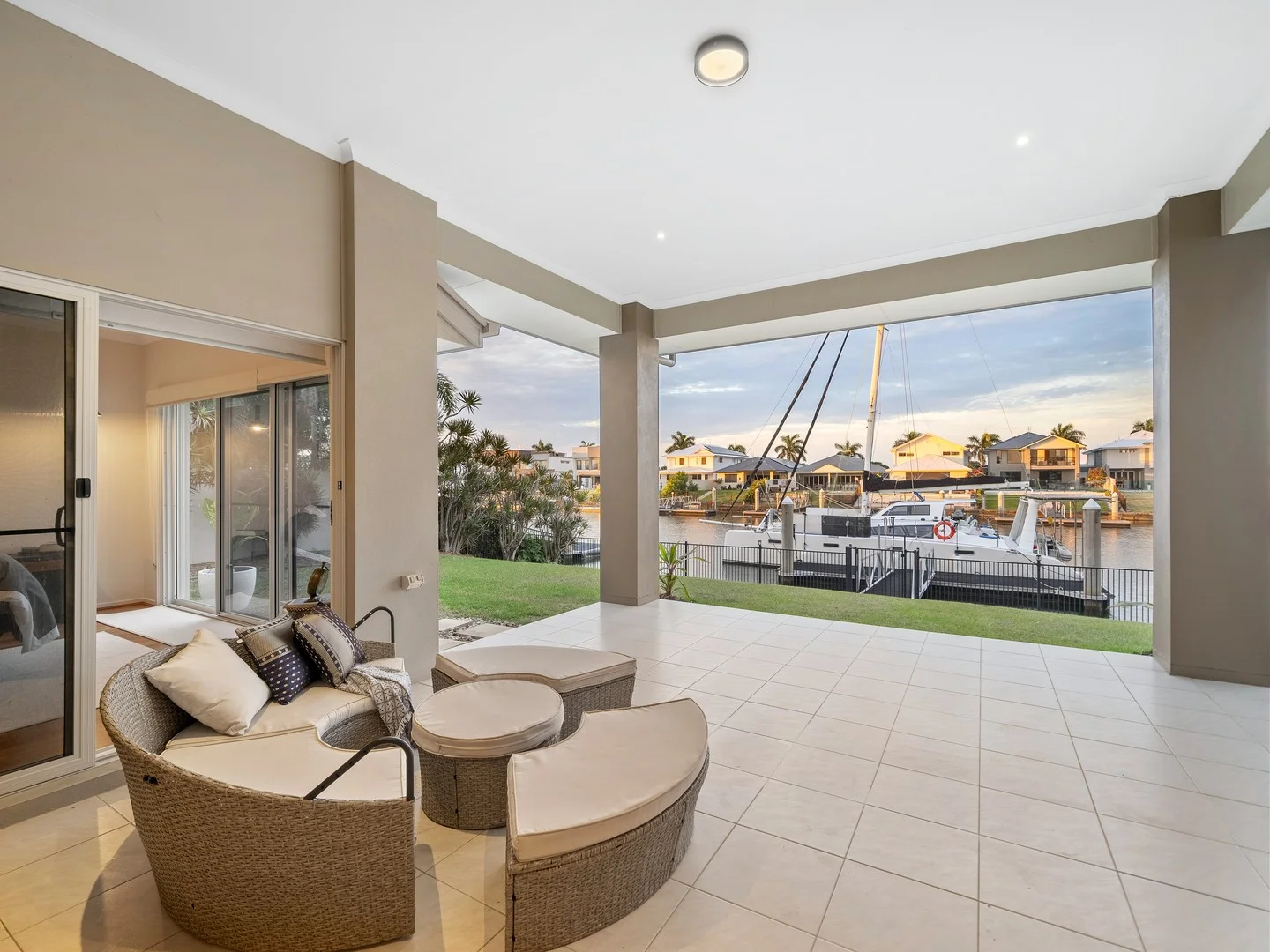 9 Sunset Place (1/36)