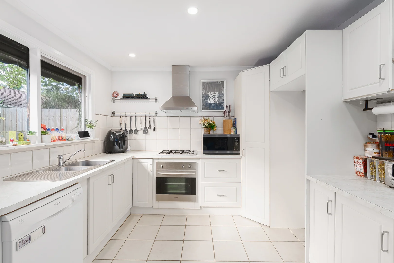 9 Tony Street - Image 4