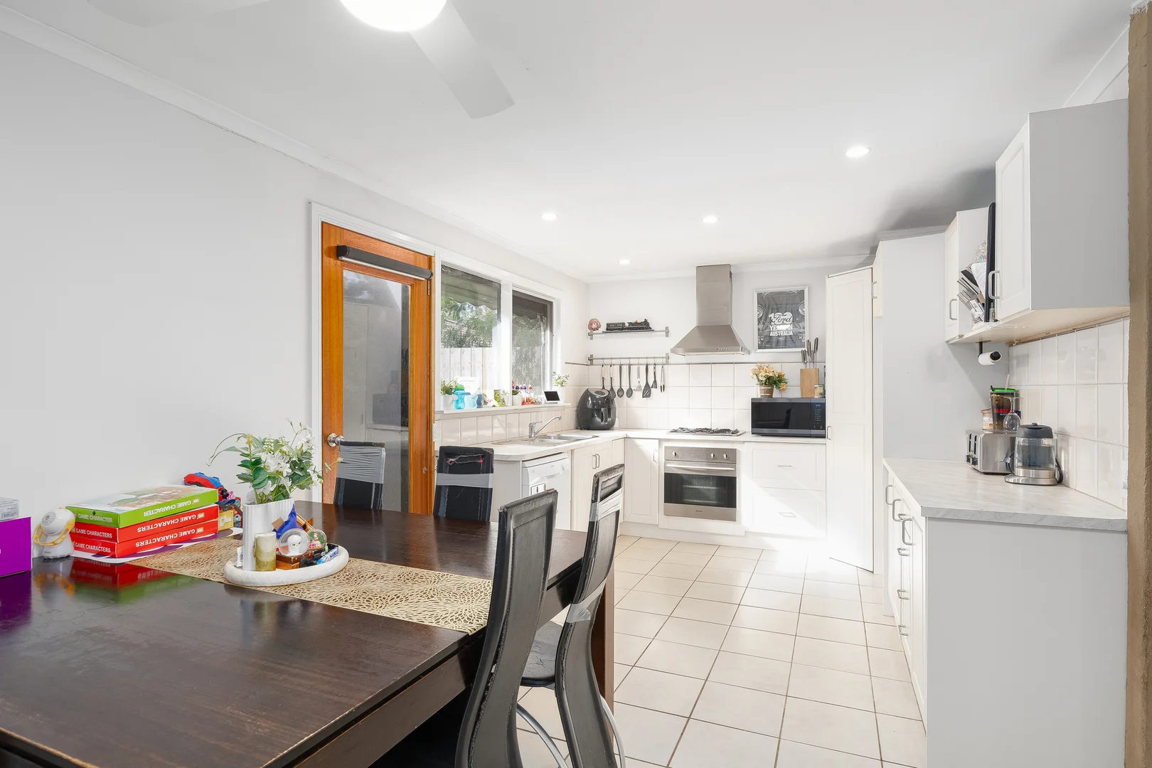 9 Tony Street - Image 5