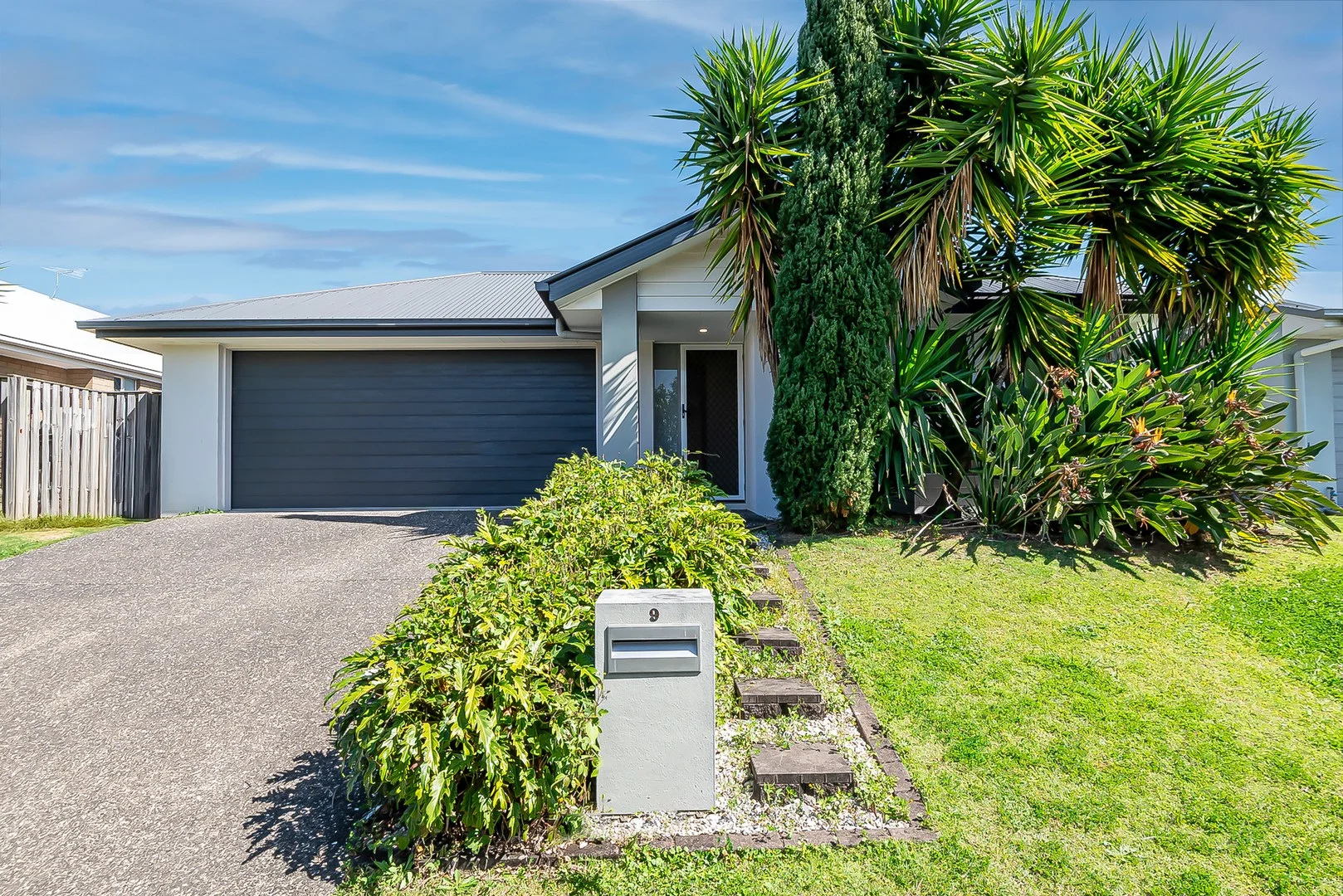 9 Voyager Terrace (1/13)