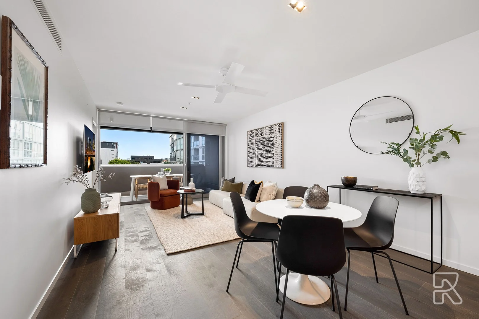 909/70 Longland Street (1/18)