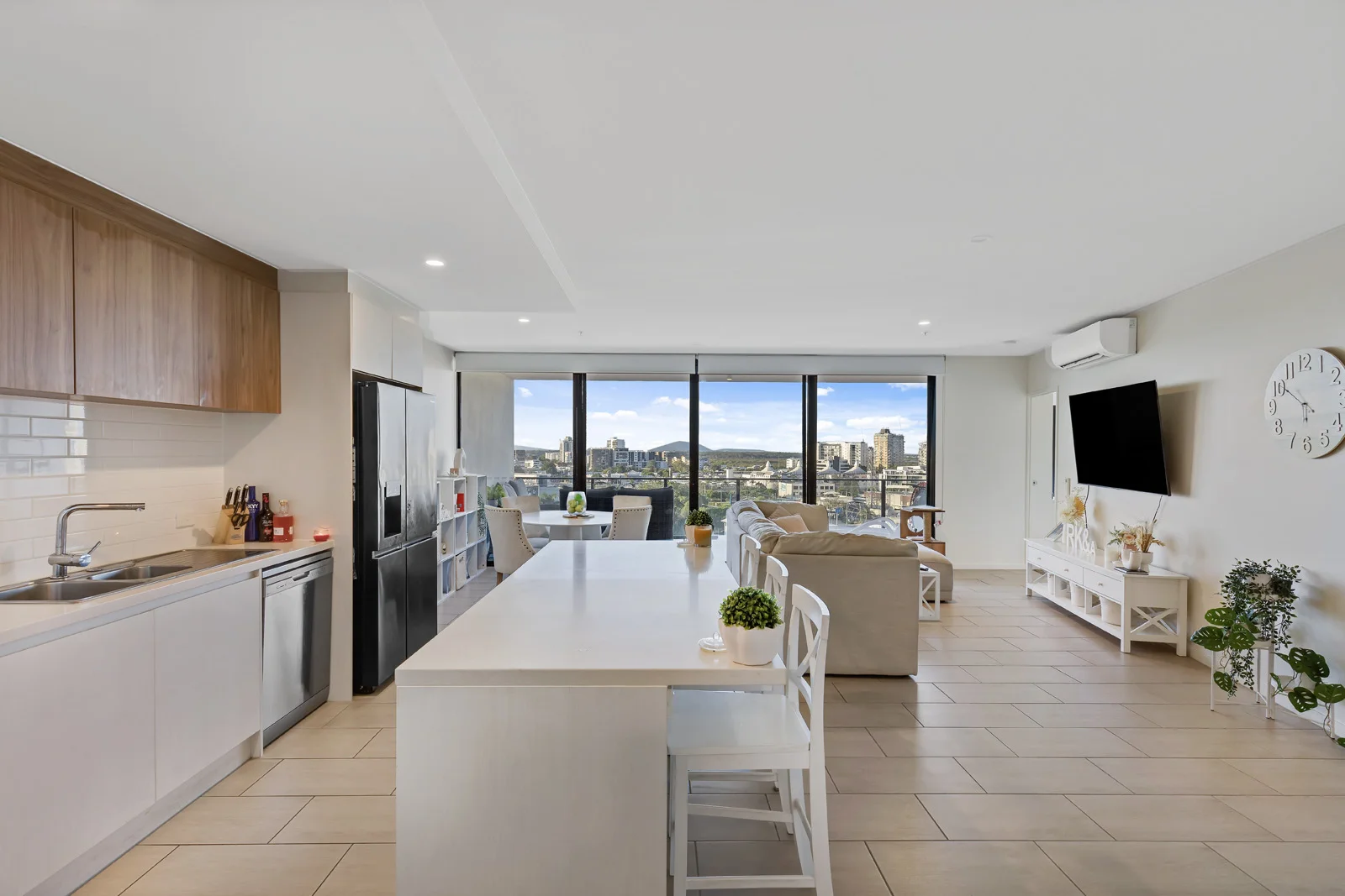 909/9 Market Lane (1/27)