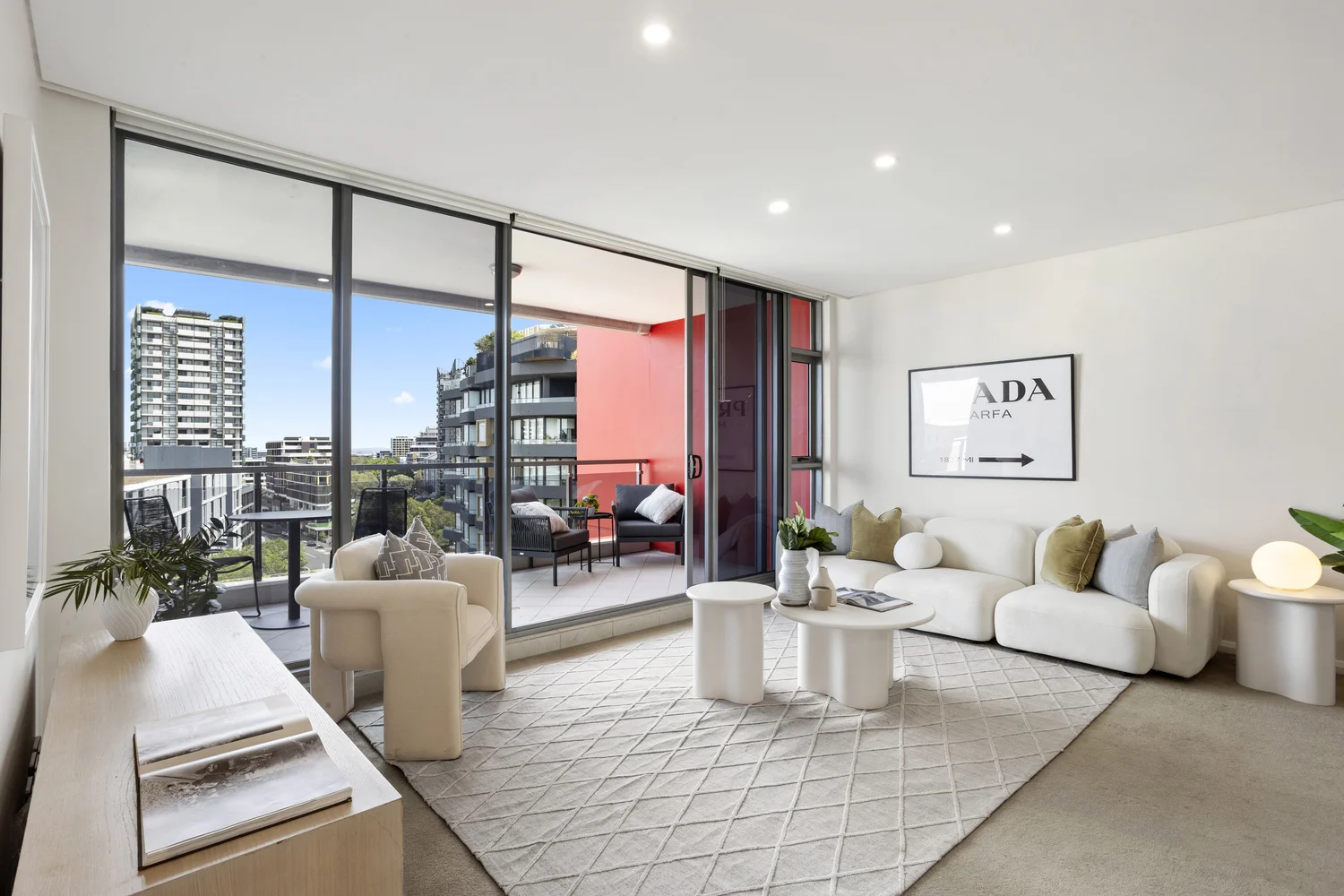 925/2-4 Lachlan Street (1/11)