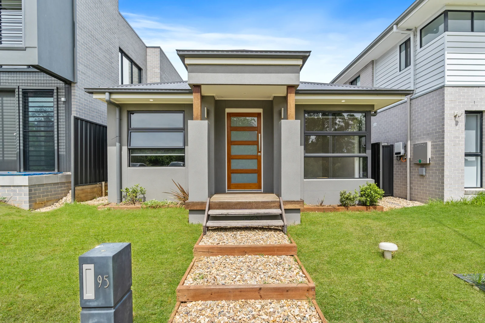 95 Liz Kernohan Drive (1/22)