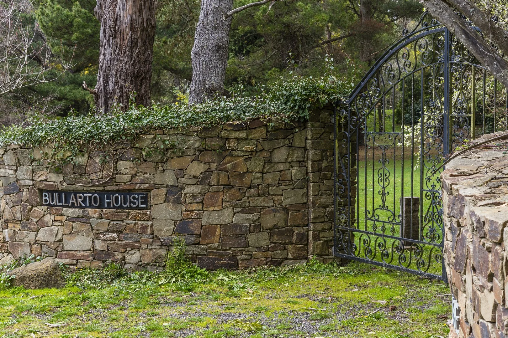 966 Daylesford-Trentham Road (1/3)