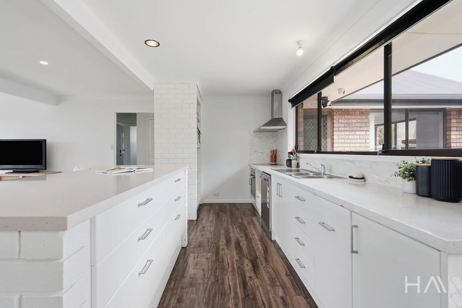98 Richard Street - Image 4