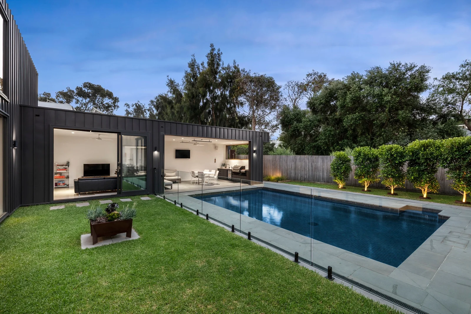 98B Carr Street - Image 2