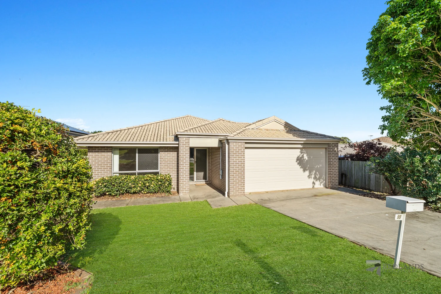 99 BANKSWOOD Drive (1/20)