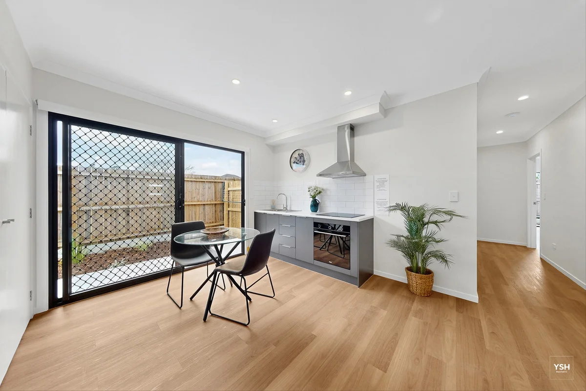 99 Ducie Street (1/10)