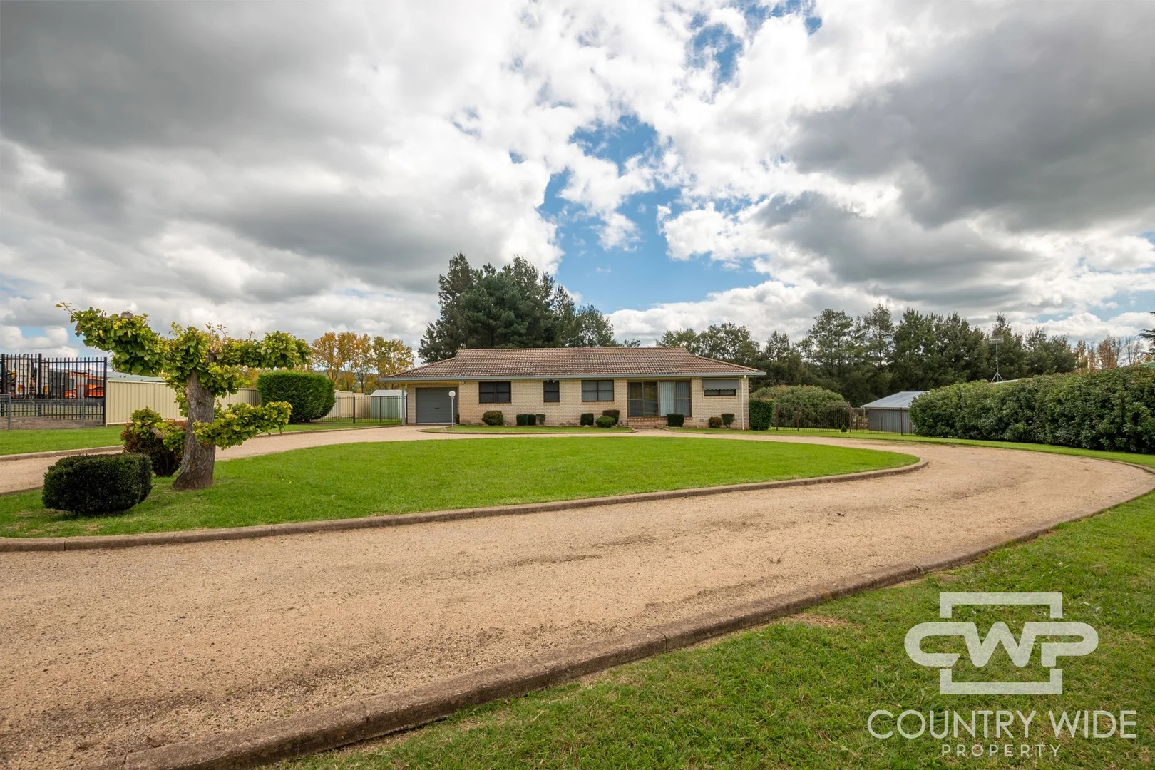 9955 New England Highway (1/16)