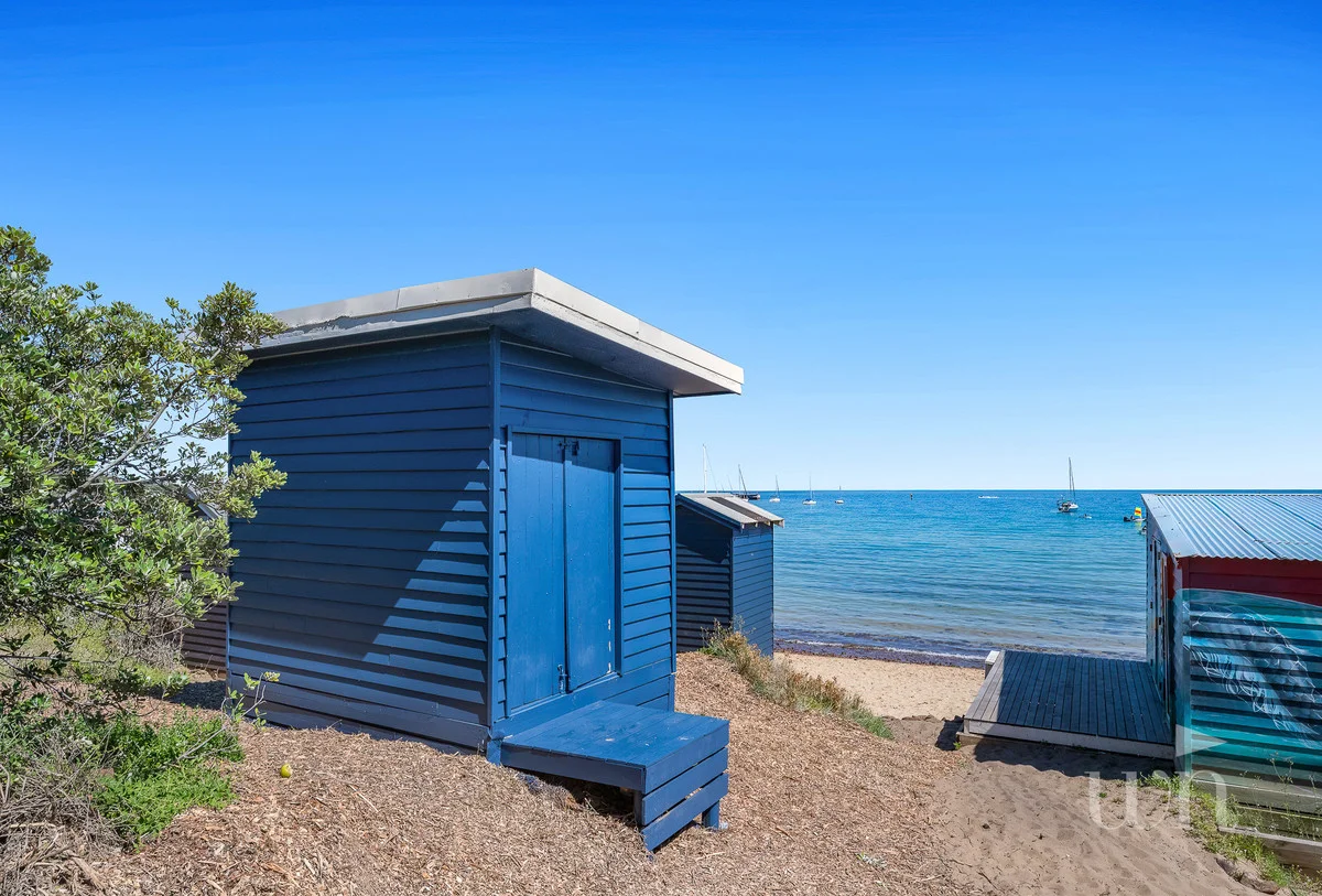 Boatshed 33 Shire Hall Beach (1/9)