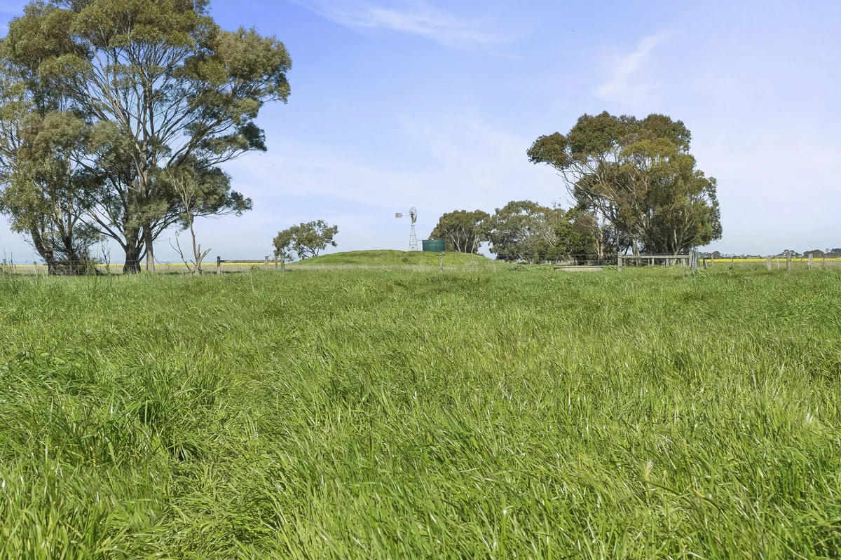 Crn Steeles Road & Foxhow Road - Image 5