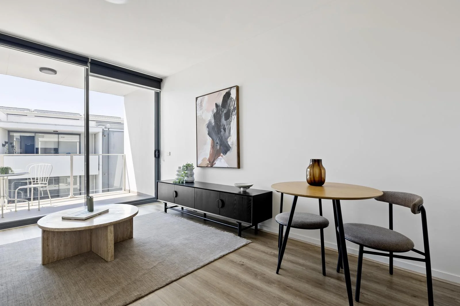 D308/460 Victoria Street (1/16)