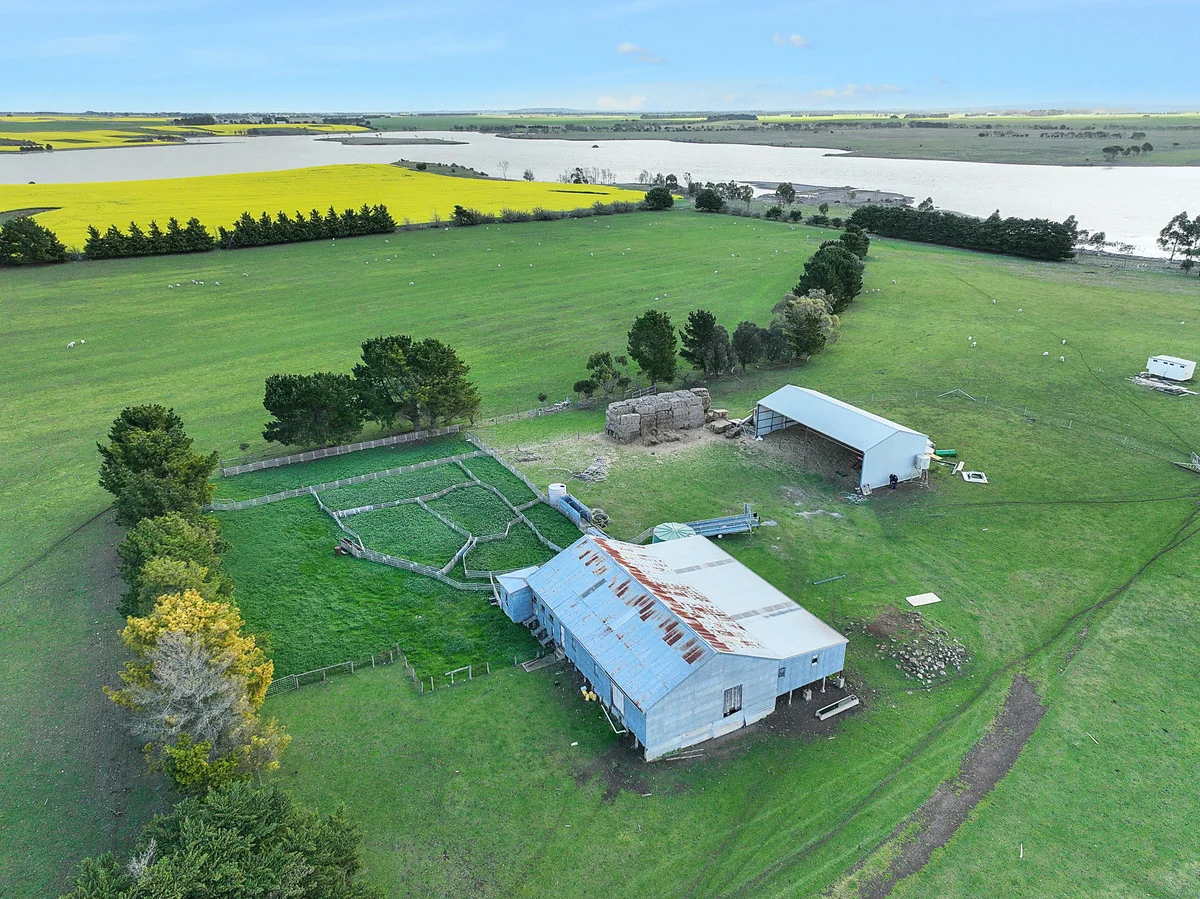 Darlington-Carranballac Road (1/9)
