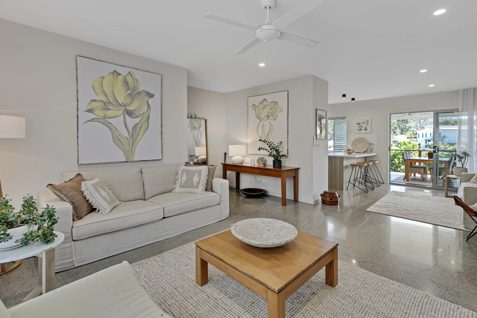 Duplex 2/7 Moss Day Pl (1/16)