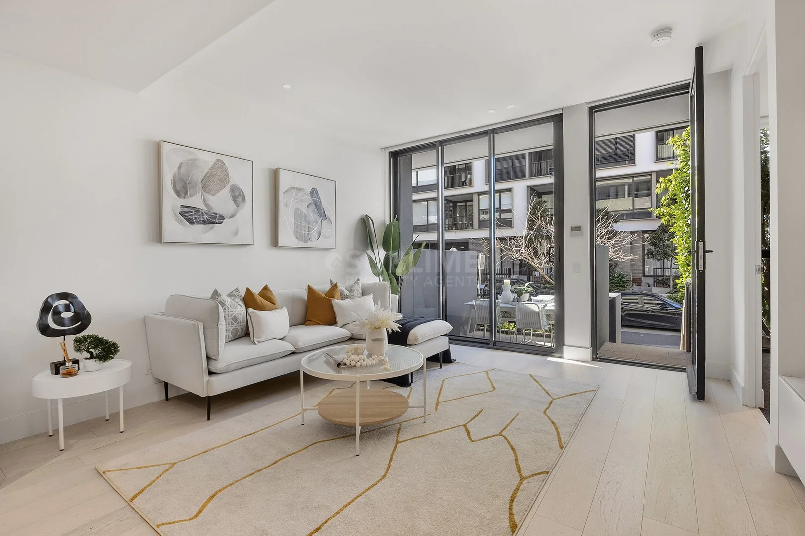E102/72 MacDonald Street (1/15)