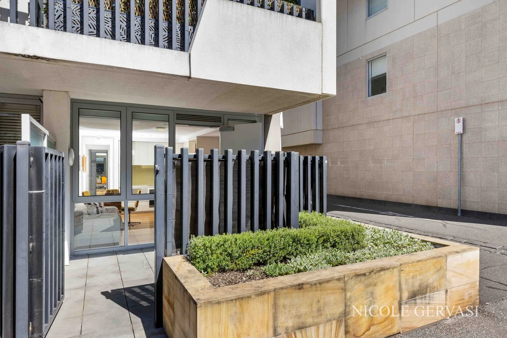G19/70 Nott Street (1/15)