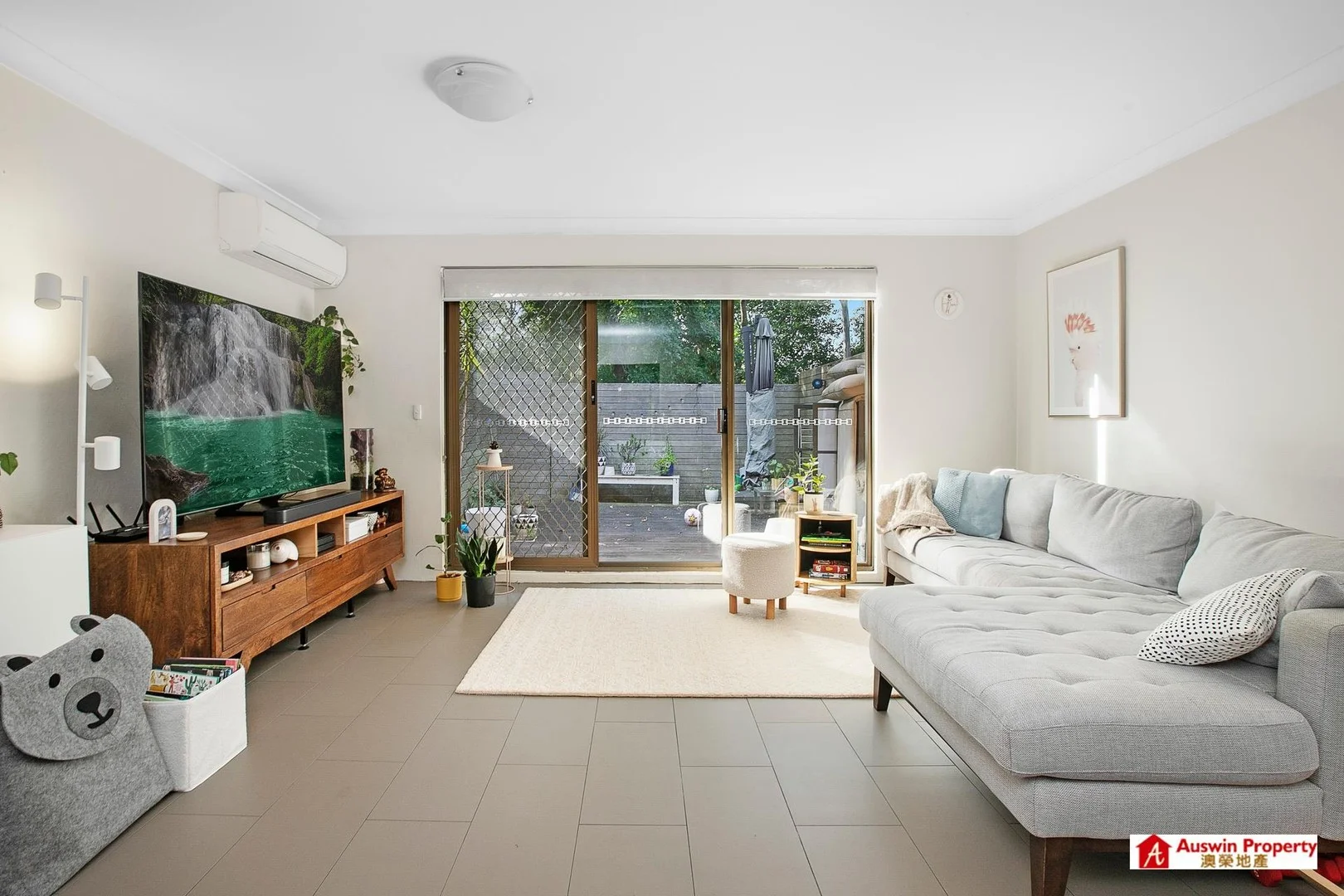 U74/25 Taranto road (1/1)