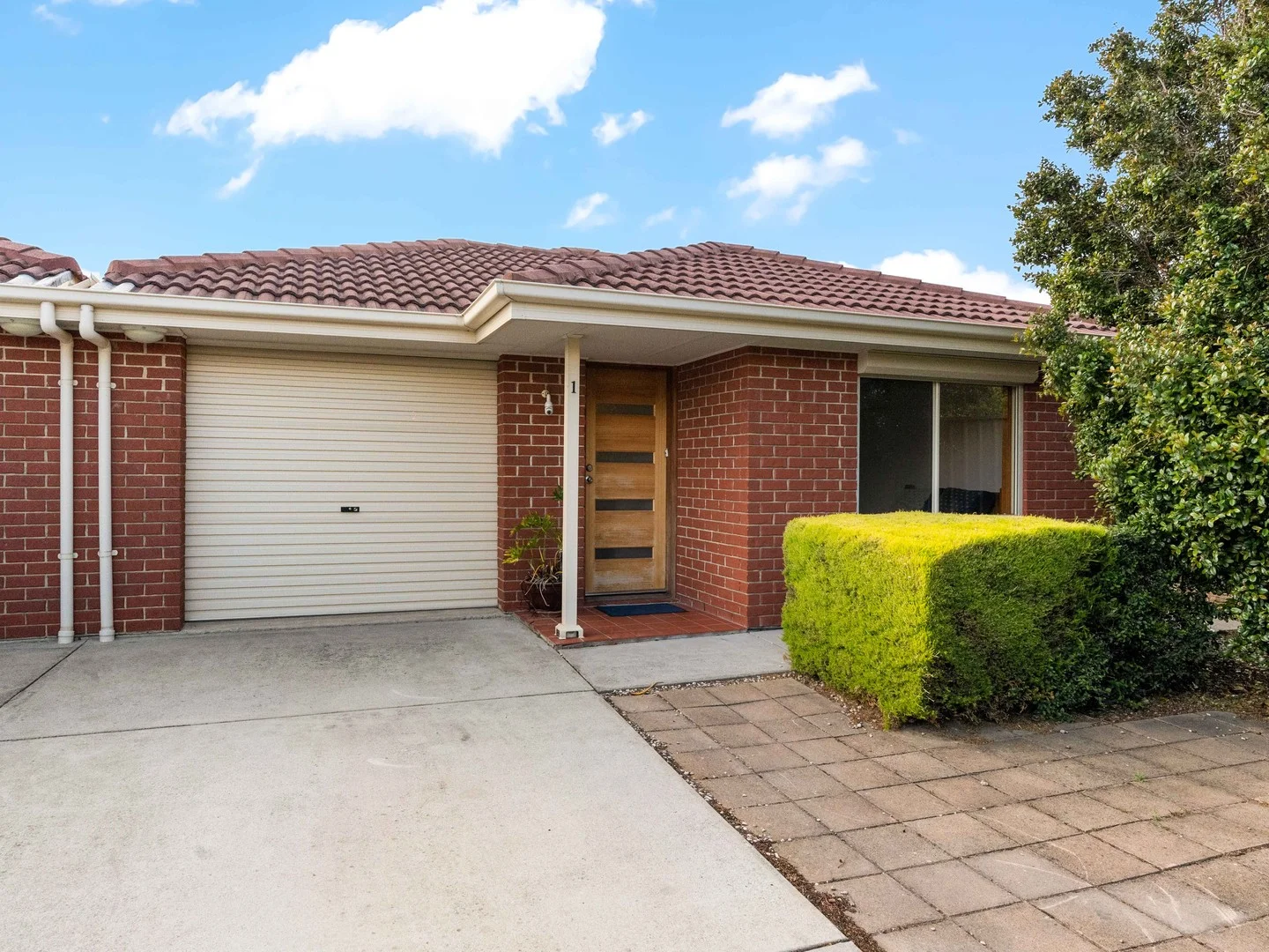 Unit 1/30 Agnes Gillespie Drive (1/17)