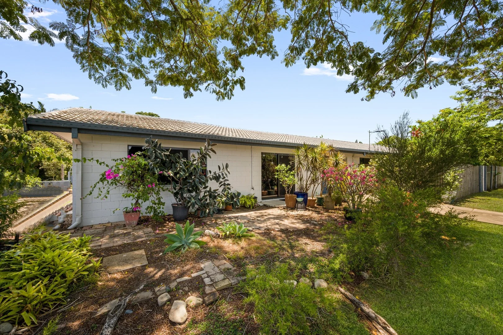 Unit 2/1 Chadwick Ct (1/8)