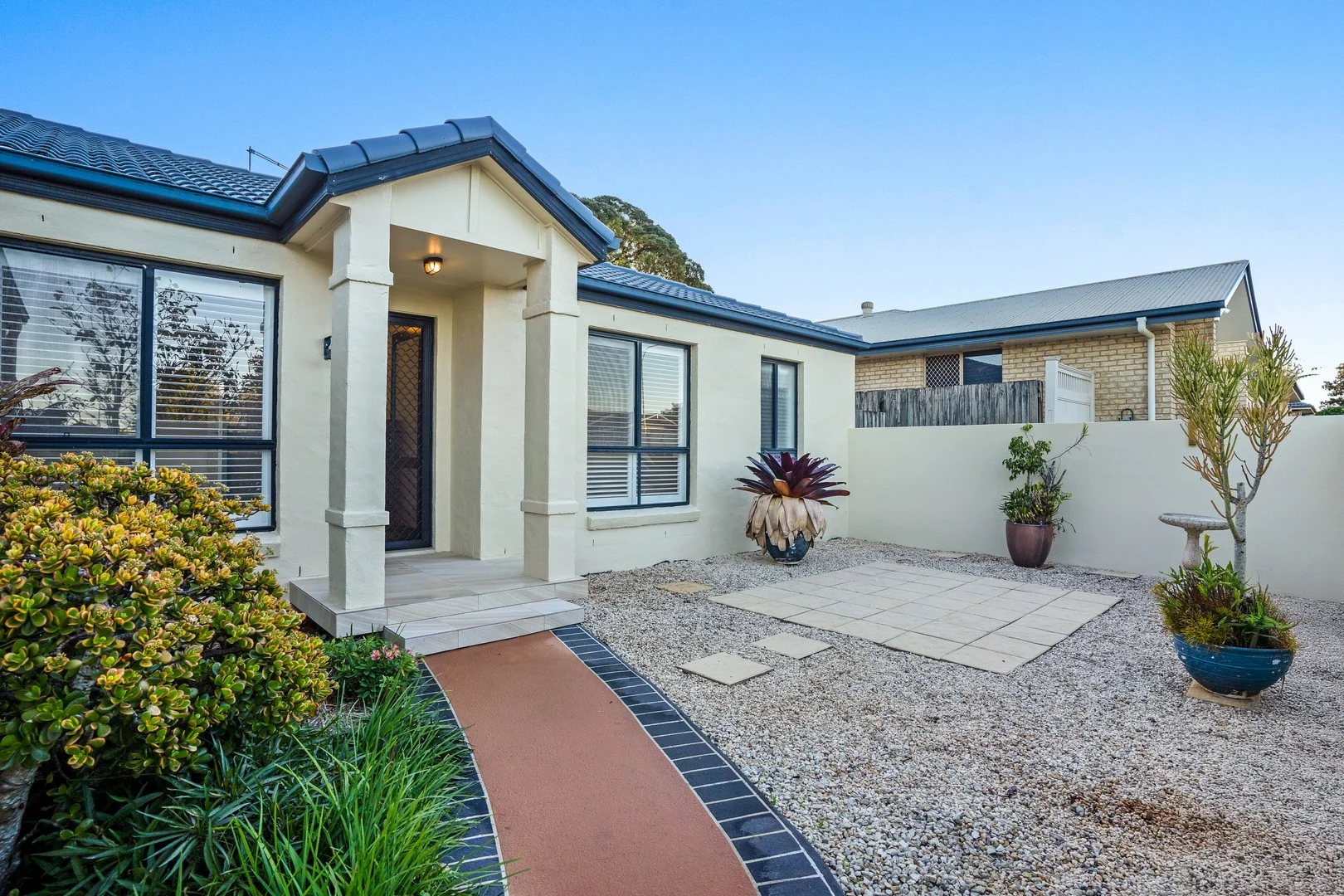 Unit 2/11 Hellyar Dr (1/11)