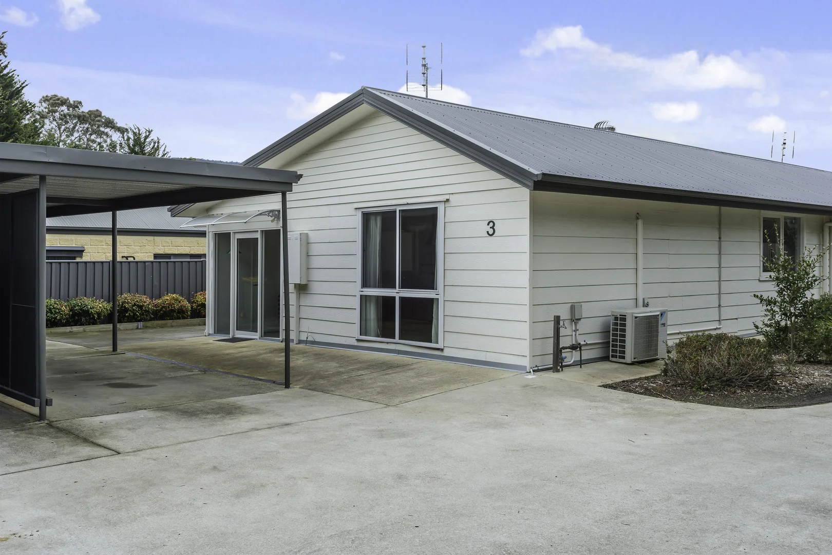 Unit 3/1891 Mount Macedon Road (1/13)