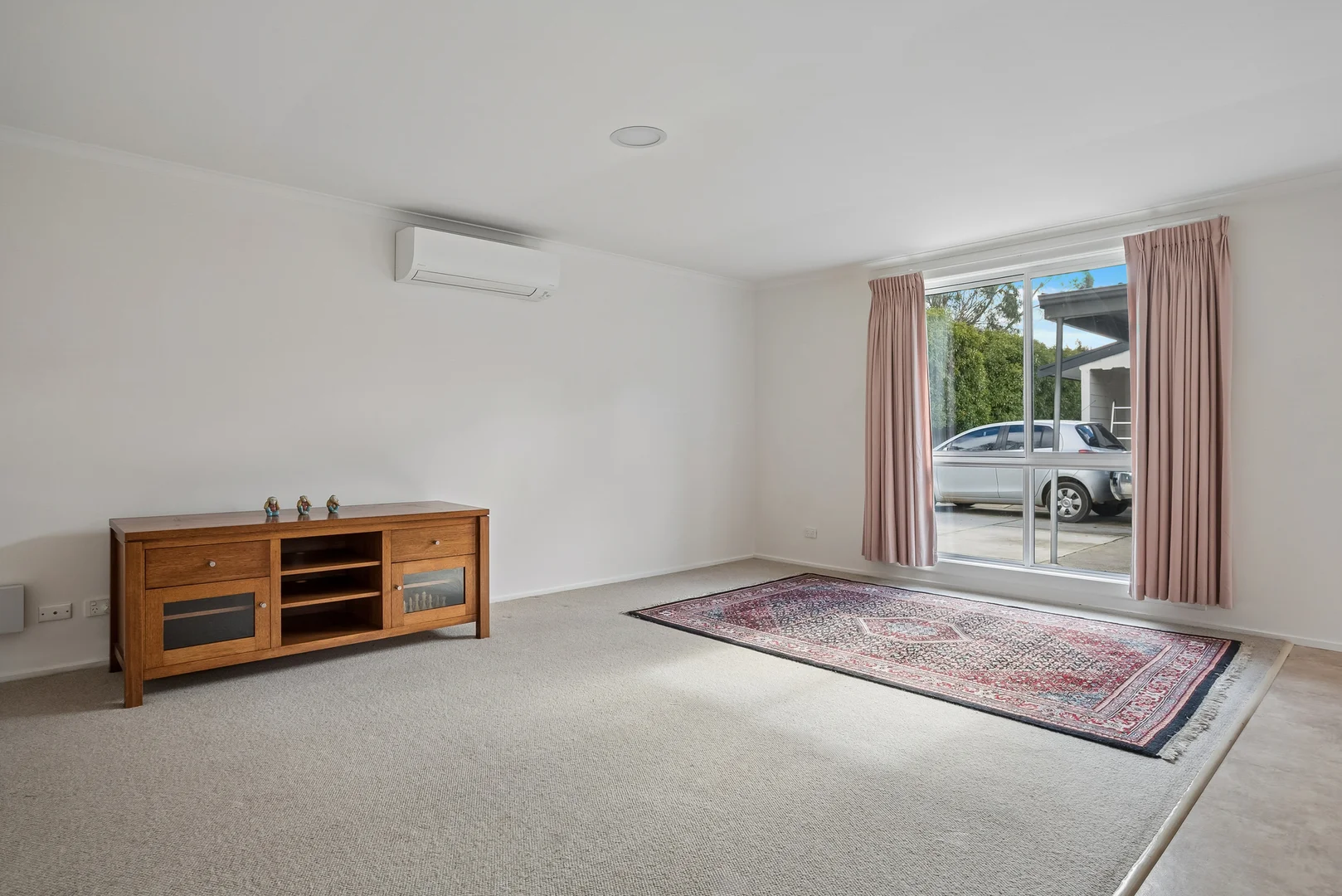 Unit 3/1891 Mount Macedon Road - Image 3