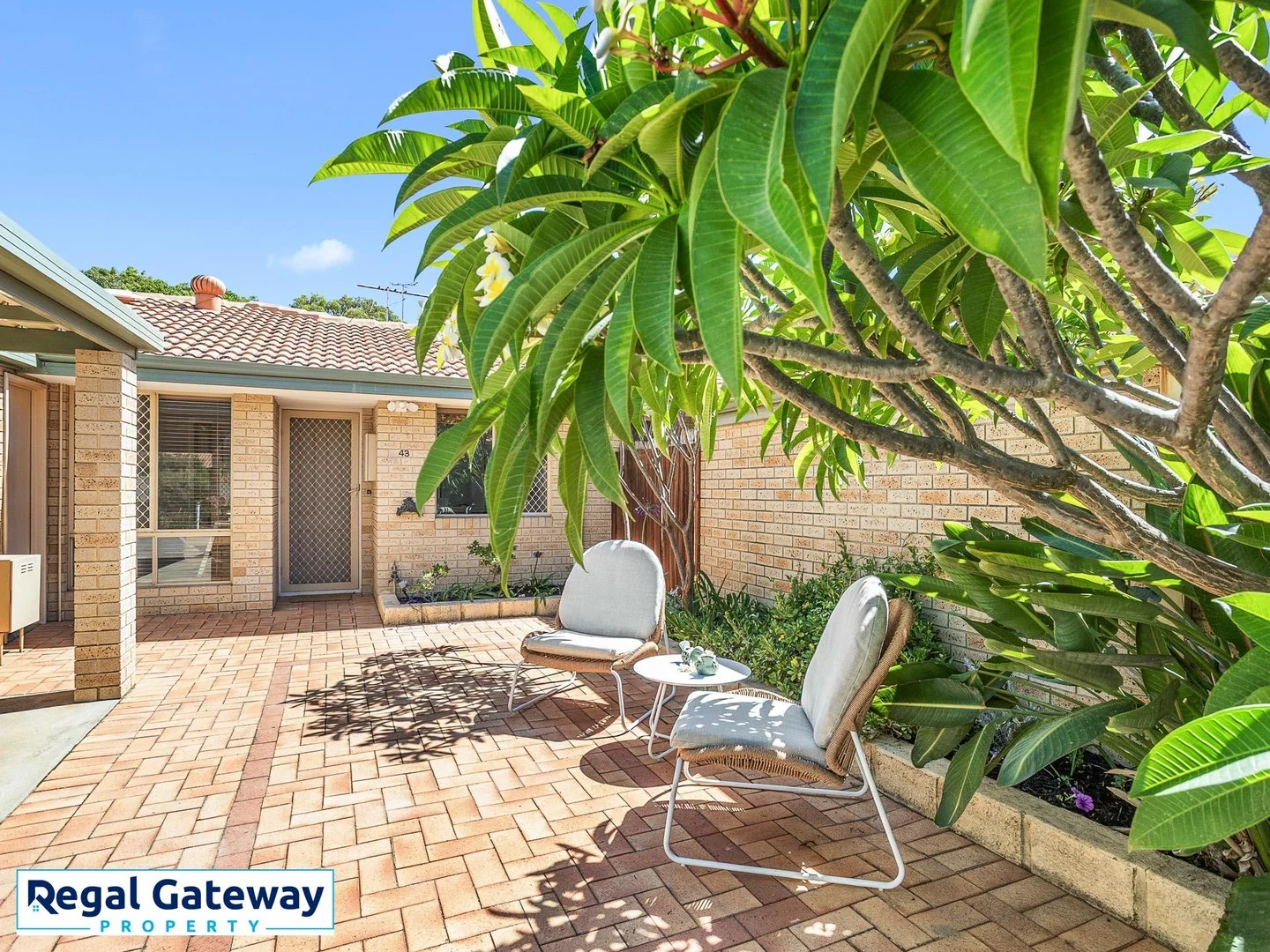 Unit 43/35 Winnacott Street (1/16)